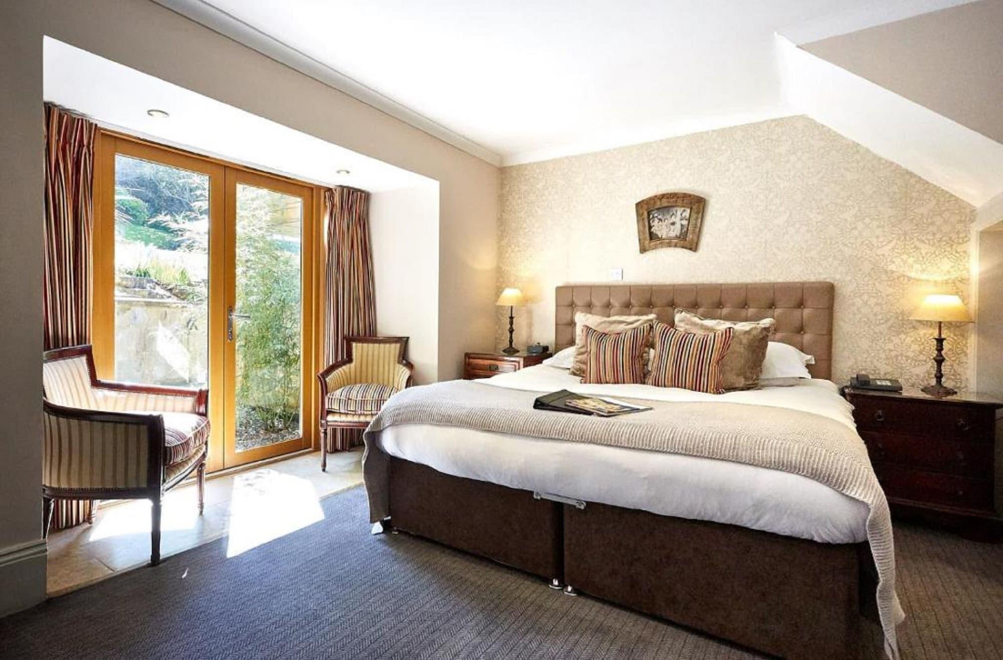 Dorian House Boutique B&B - Free Parking! Бат Экстерьер фото A bedroom at The Old Vicarage Hotel