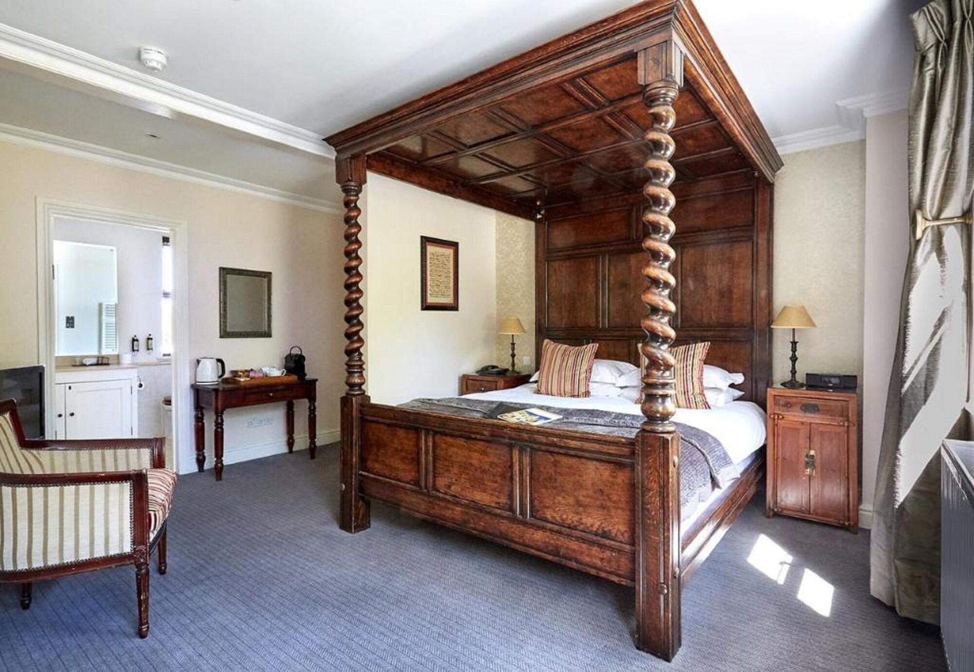Dorian House Boutique B&B - Free Parking! Бат Экстерьер фото A bedroom at The Swan Hotel