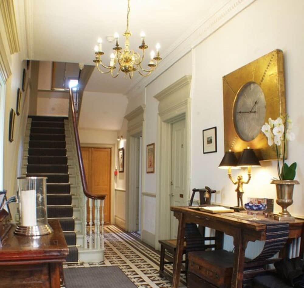 Dorian House Boutique B&B - Free Parking! Бат Экстерьер фото The interior of the hotel