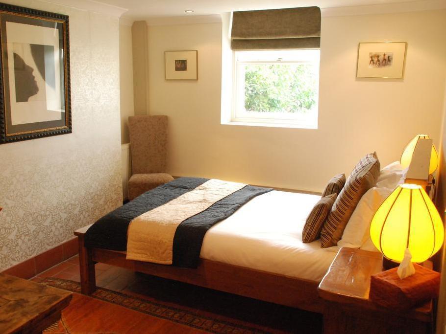 Dorian House Boutique B&B - Free Parking! Бат Экстерьер фото A bedroom at the hotel